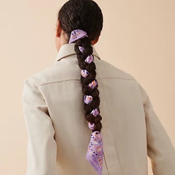 HERMES SILK TWILLY - DESIGN - BALLET AQUATIQUE IN COLOR BLEU AZUR/ROUGE/CIEL - Picture 9 of 11